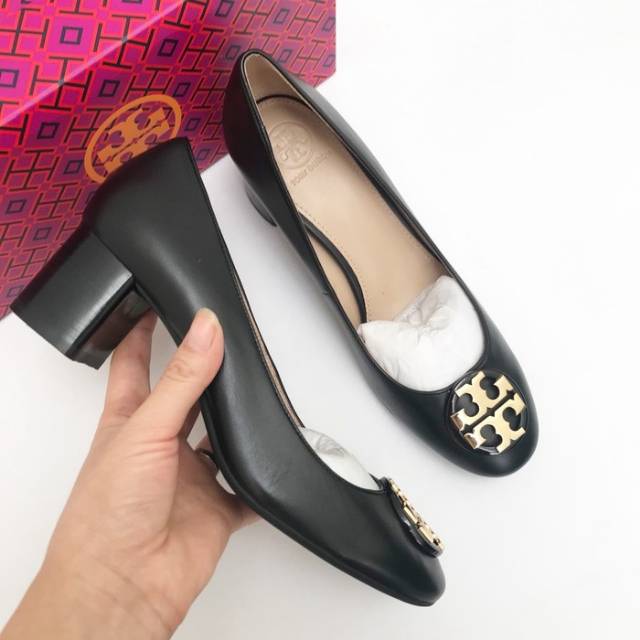 janey pump tory burch
