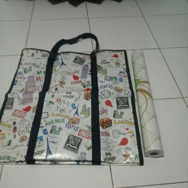 Wallpaper Dinding Bunga Hijau Gold Kotak