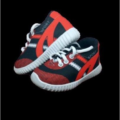 sepatu sneakers anak