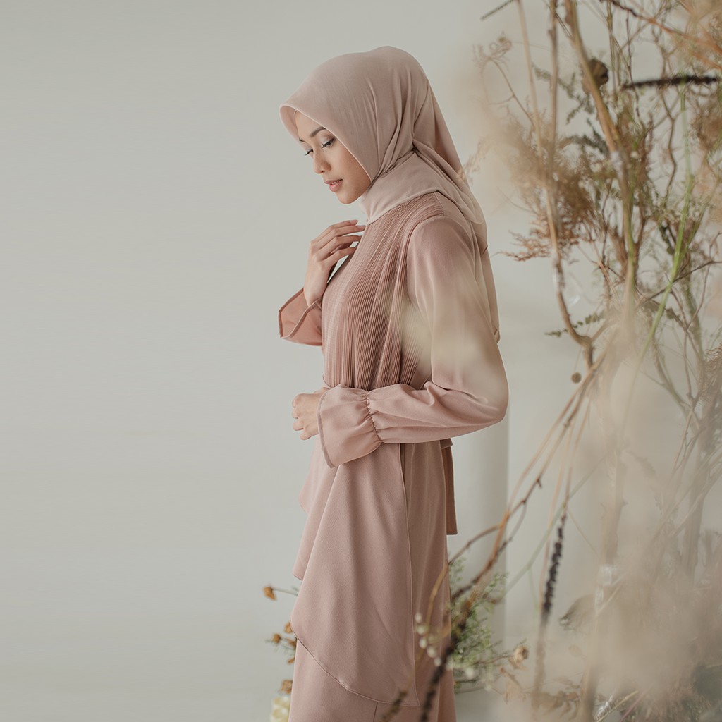 Light Mauve Andra by Aska Label - Gamis / Dress plisket bahan crepe dengan furing warna dusty pink-1
