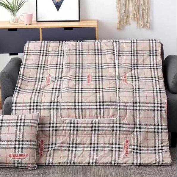 ◊ Bantal Selimut Motif Karakter selimut yg bisa dilipat jadi bantal imut - PINK KELINCI ☋