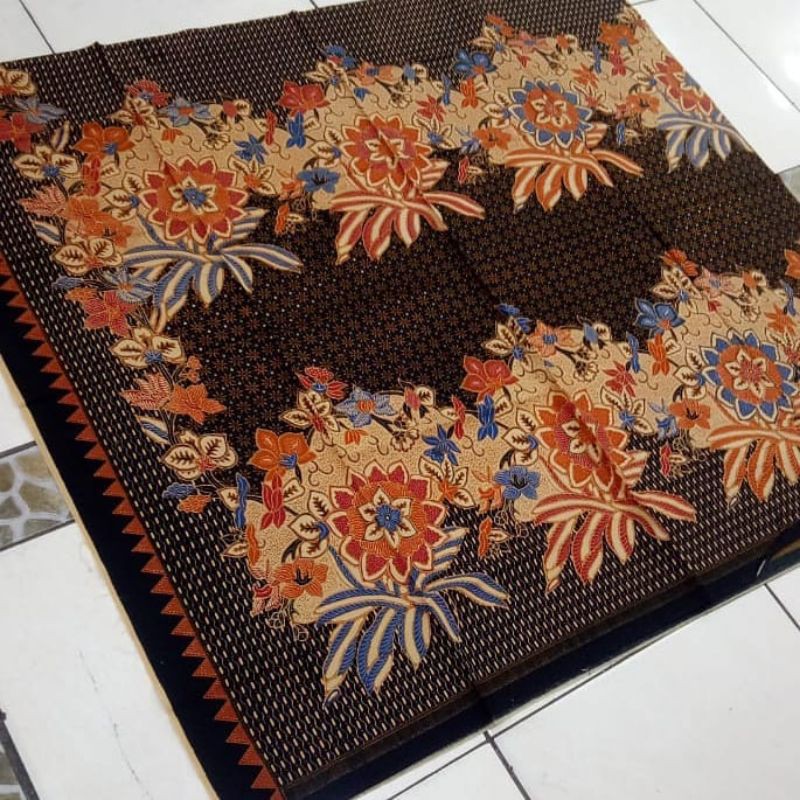 Kain Batik Laweyan Solo motif bunga matahari