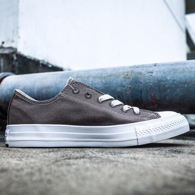 sepatu chuck taylor all star