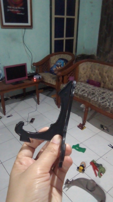 Sandaran Piring Hias Kaki Pajangan 9 Cm