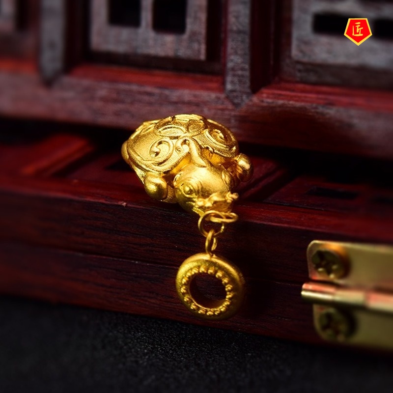 [Ready Stock]Ancient Style Small Water Turtle Gold Necklace Pendant