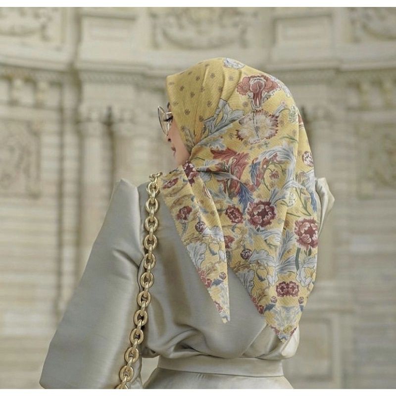 Buttonscarves Royale Yellow