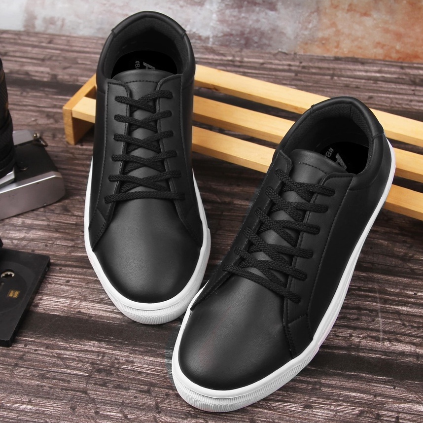 VICTOR BLACK WHITE |ManNeedMe x ARF| Sepatu Sneakers Pria Casual ORI