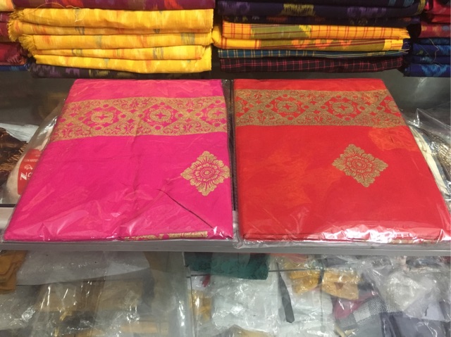 Kamen Rayon Motif Prada