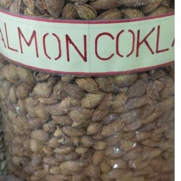

kacang almond coklat 500 gra. murah