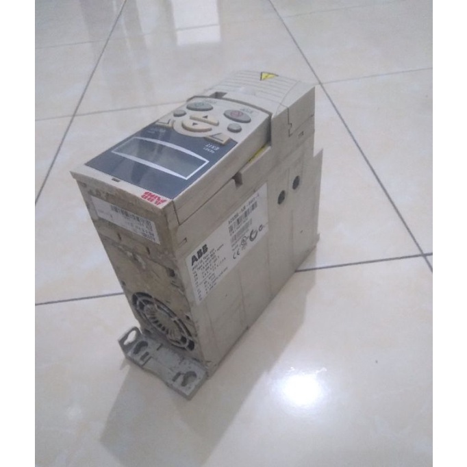 INVERTER ABB ACS355-03E-04A1-4  400/480V 1.5KW 2HP