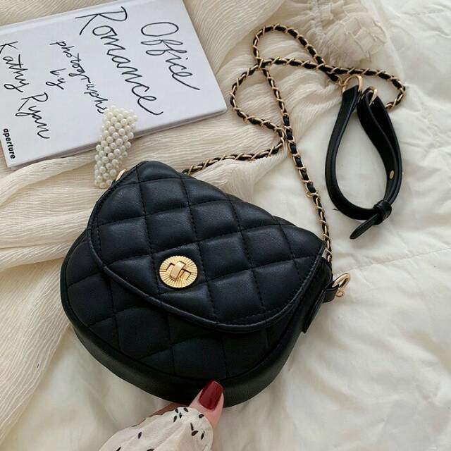 Tas selempang rantai import model chanel F23526