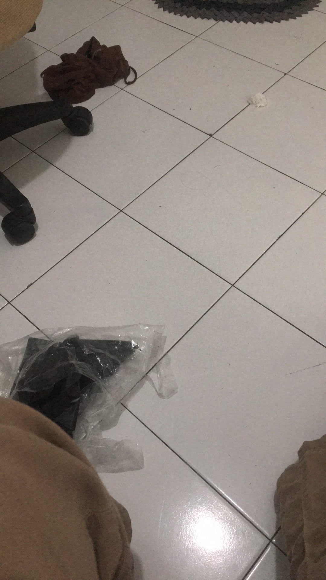 Molto Pelembut Dan Pewangi Pakaian Flower Shower 820ml