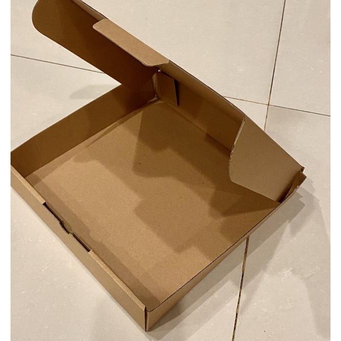 

`☈ Kardus Pizza Polos Cokelat 20x20 cm isi 10 pcs (Terlaris)