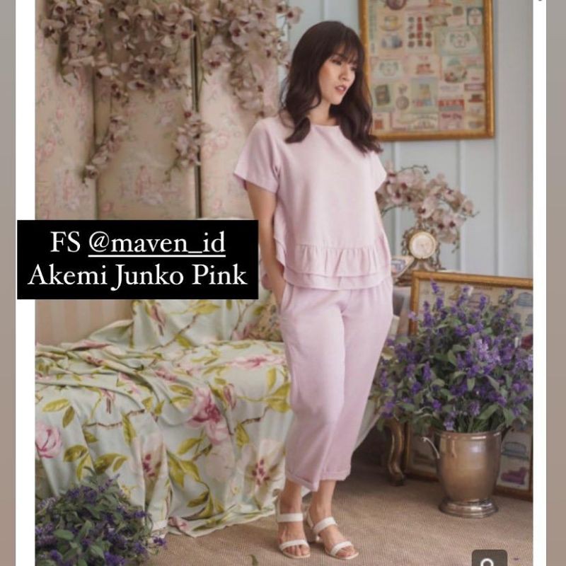 Maven Akemi Junko Rose