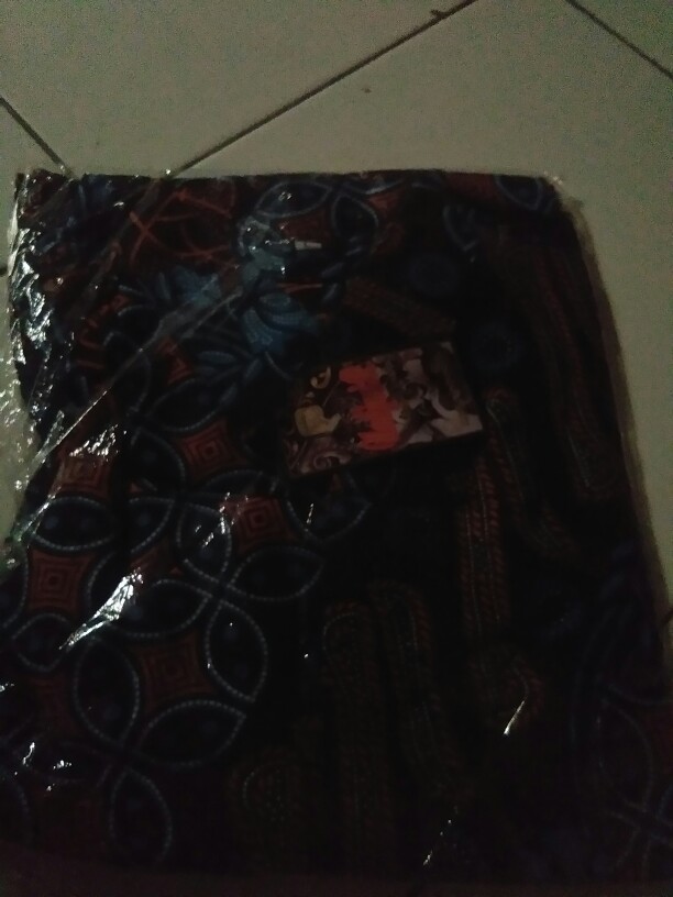 Hem Pendek Doby Parang Biru Kemeja Batik Pria Formal Kondangan Kantoran Katun Halus Motif Warna