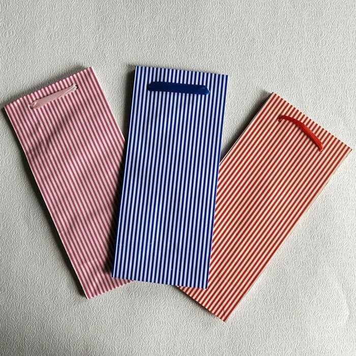 

PROMO Paperbag Garis Botol / Wine Doff