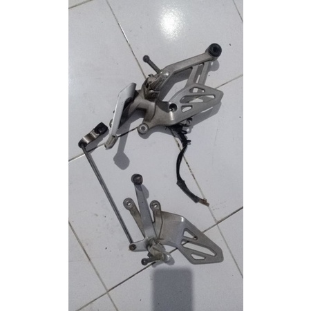 footstep depan R15V3 R15V4 ori