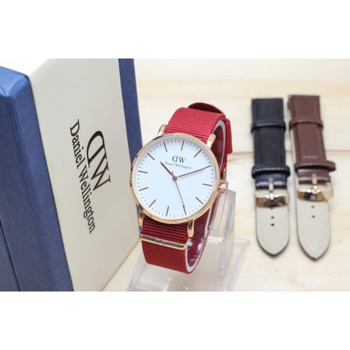 

D.W KANVAS PAKET KULIT RED COVER WHITE