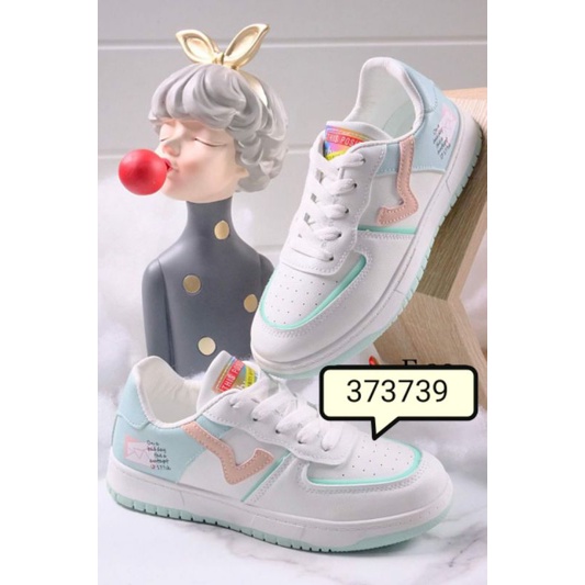 sepatu wanita nike