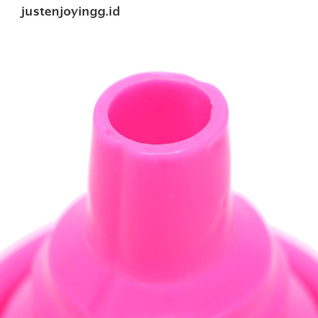 // justenjoyingg.id // silicone gel collapsible practical foldable funnel hopper kitchen tools ~