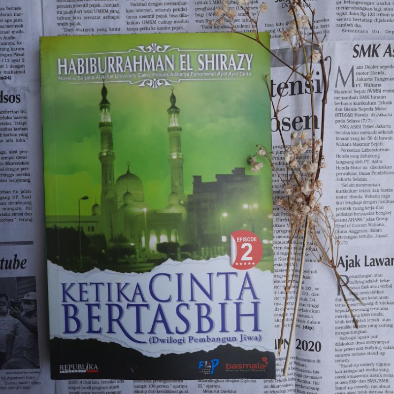 Preloved Novel Ketika Cinta Bertasbih Episode 1 2 Habiburrahman El Shirazy Novel Second Agama Shopee Indonesia