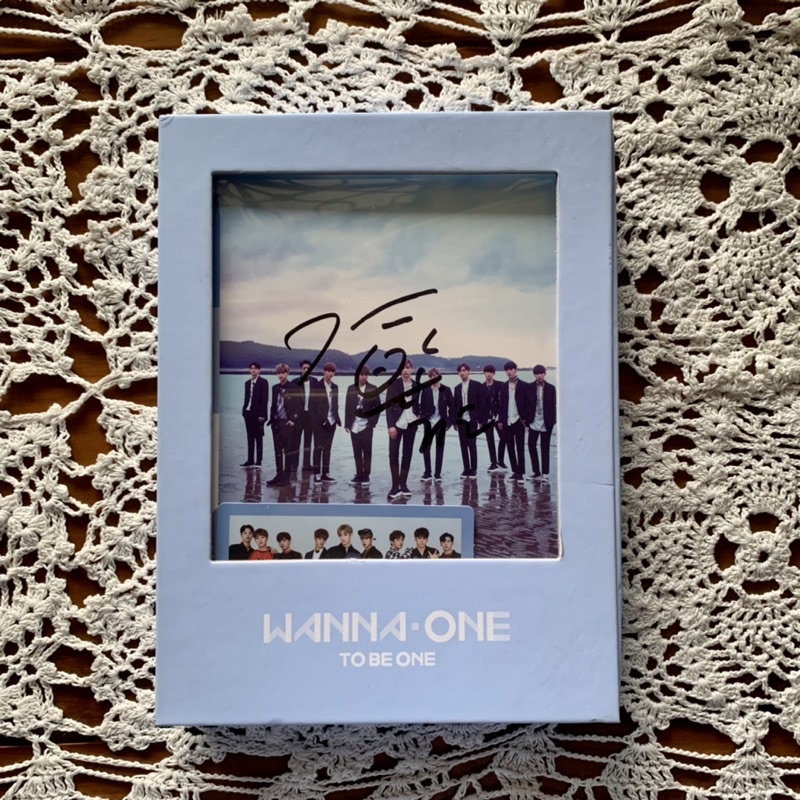 Wanna One To be One Album Signed Album Sky Ver Park Jihoon Photocard (With Jihoon Sign)