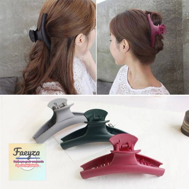 Jepit rambut salon polos kotak isi 12 pcs.