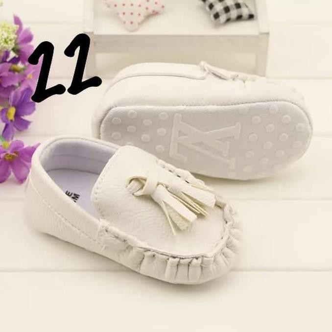 Diskon Sepatu Pw Lv Putih Terbaru