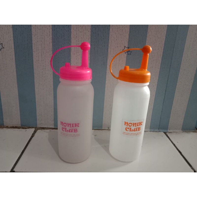 

Botol kecap saus Nonik Club 400ml