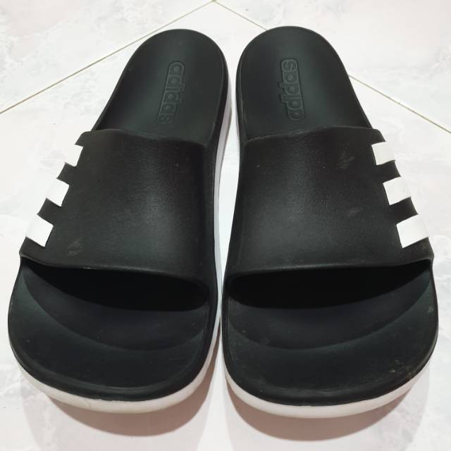 Sendal adidas original size 42