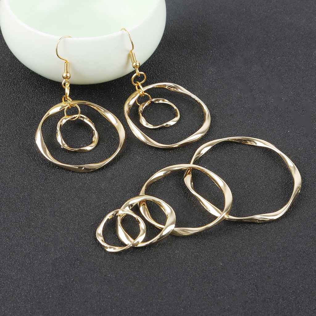 4pcs 17 / 20 / 32 / 42 mm Konektor Anting / Cincin Bentuk Lingkaran Warna Emas Untuk Aksesoris Perhiasan