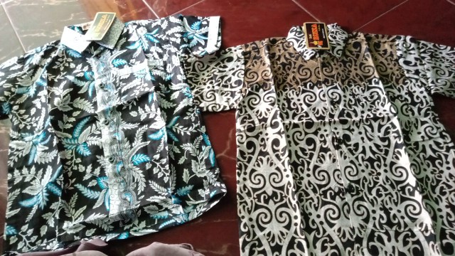 Ruzza Batik Anak Ukuran 0-15 Tahun Kemeja Motif Azmat Putih Tulang