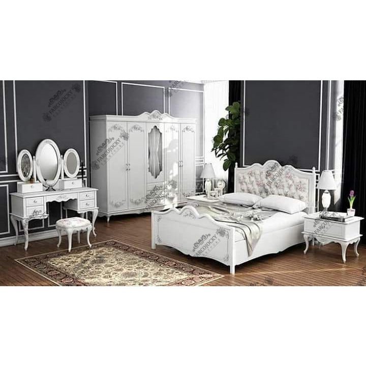 set tempat tidur - lemari pakaian - nakas - meja rias