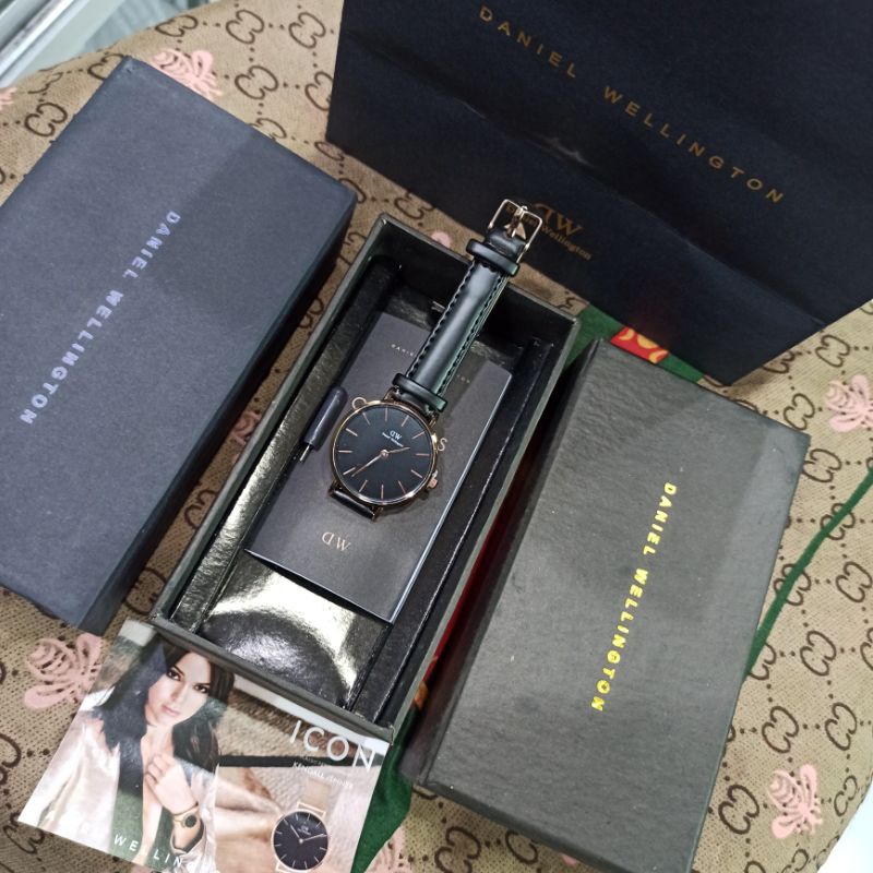 JAM TANGAN DW WANITA - DW KULIT PREMIUM KUALITI - FREE ONGKIR