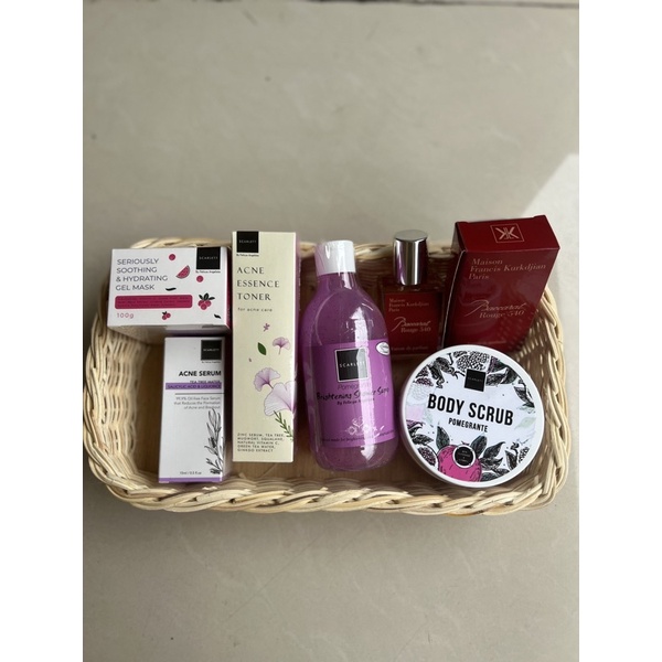 Makeuplounge PAKET SESERAHAN SCARLETT