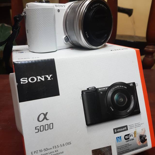 Dijual Kamera Mirrorless Sony A5000 Putih