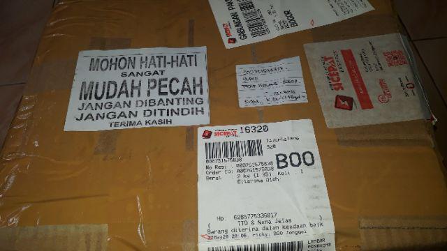 Kotak Akrilik Dng Tutup Berengsel 25x25x15  2mm