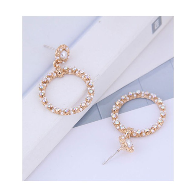 LRC Anting Tusuk Fashion Golden Geometric Cutout Pearl Stud Earrings A60207