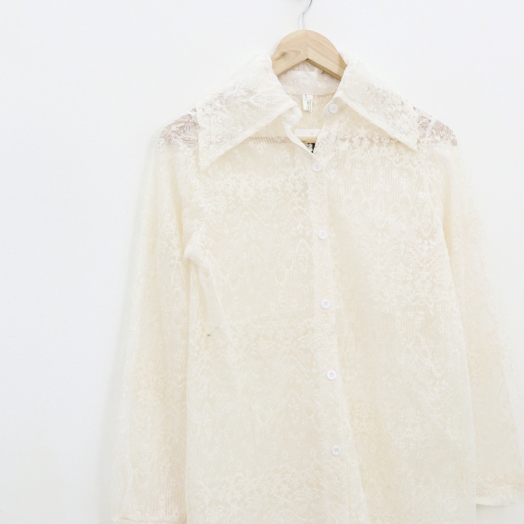 Yobi lace hem top -Thejanclothes