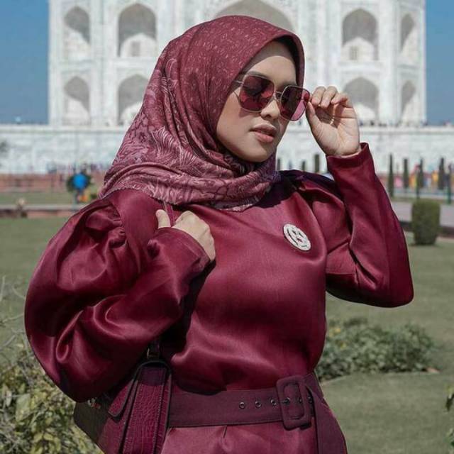 Buttonscarves maharani