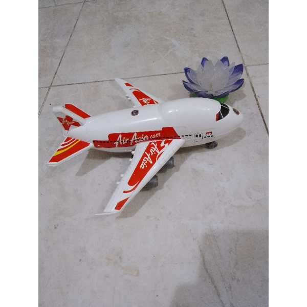 Miniatur pesawat Air Asia