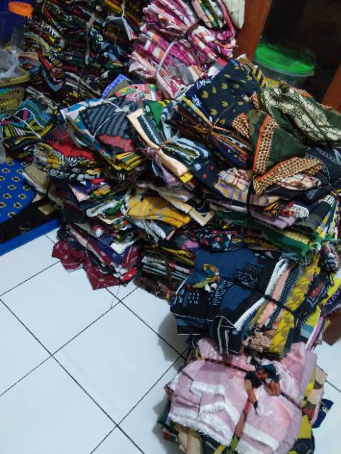 HIJAB SALE / RIJEKAN / SEGI EMPAT MOTIF / COD