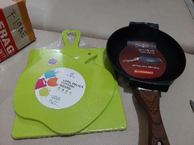 Penggorengan / Cookmaster Frying Pan Non Stick Gagang Kayu 18cm - Pf1218