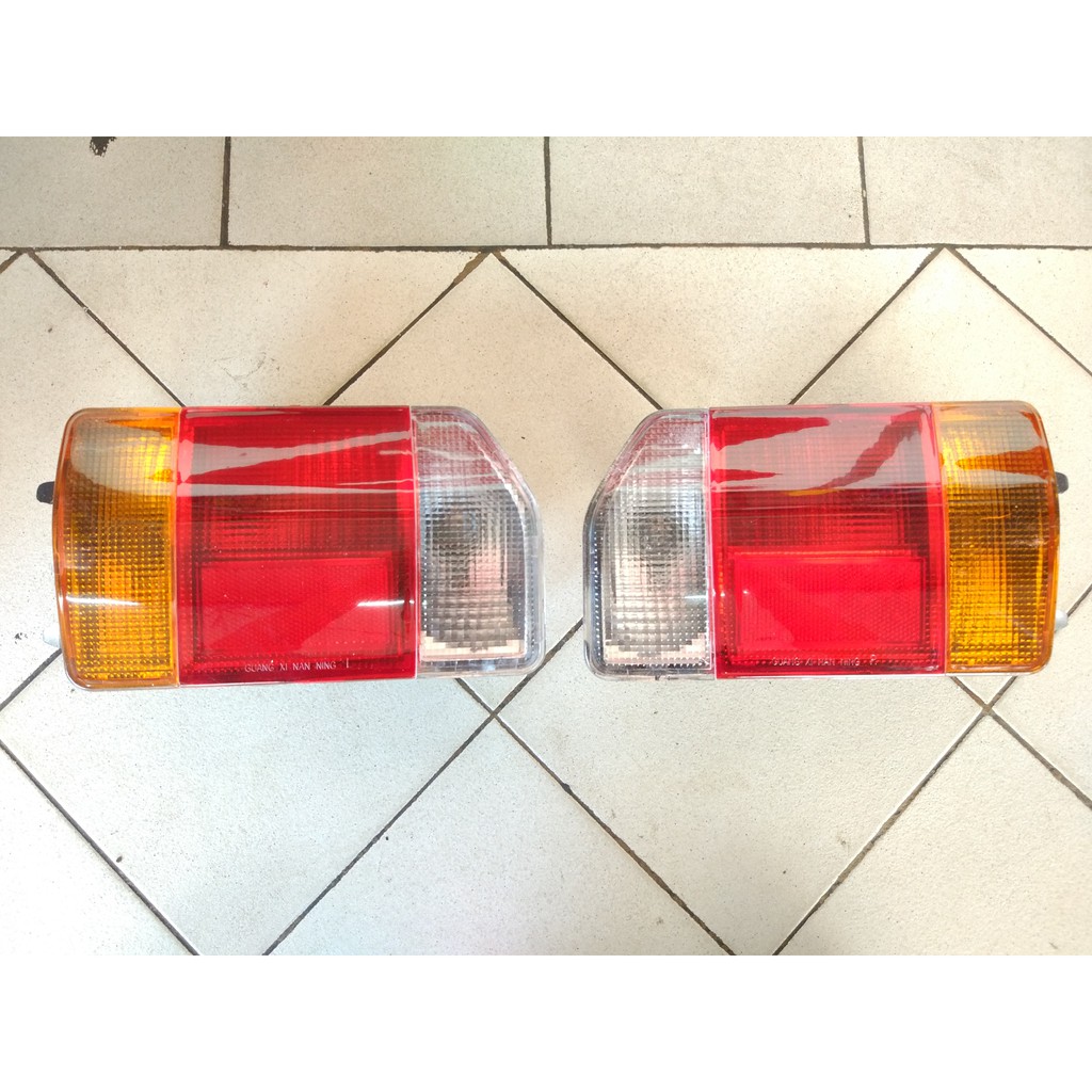 Jual Lampu belakang stop lamp karimun kotak old Jual Lampu belakang stop lamp karimun kotak old