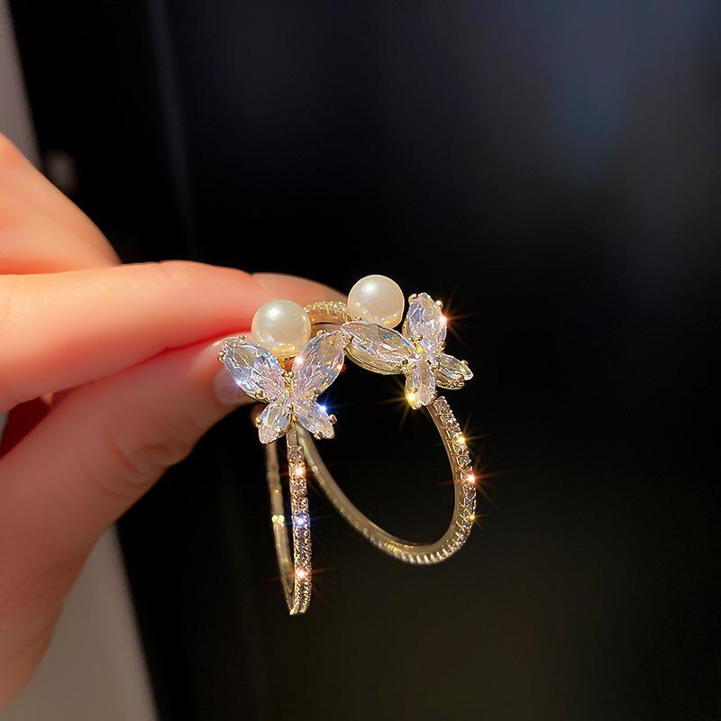 Anting Tusuk Desain Kupu-Kupu Hias Zircon + Mutiara Gaya Trendy Untuk Wanita 2022