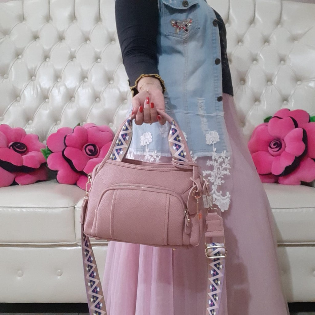 Tas Selempang Wanita Adelia Terbaru  Kulit Jeruk Premium Sintetis Imfort Kekinian Tali Panjang Bisa 