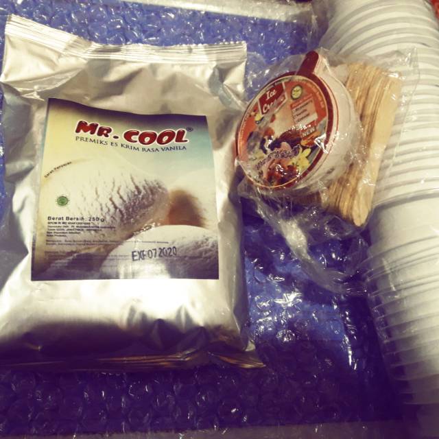 Bubuk es krim Mr. Cool rasa vanila (paket plus 50cup & sendok)
