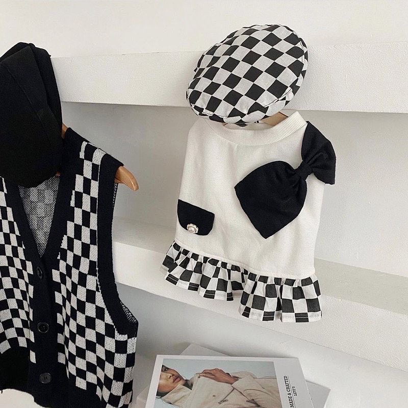 Monocrome blackpink dress with hat