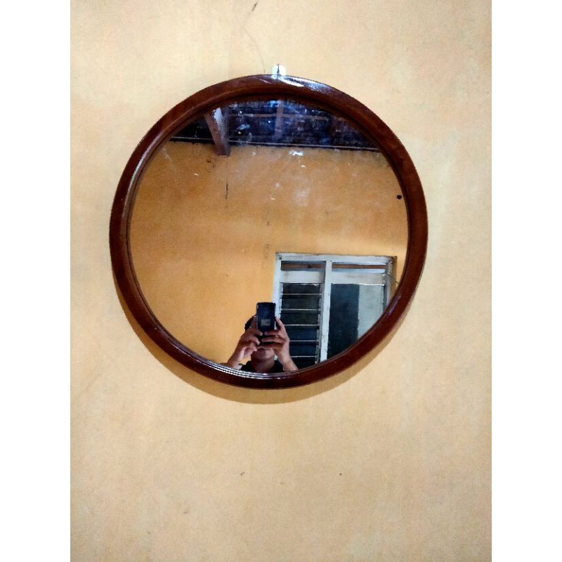 pigura bulat kaca cermin