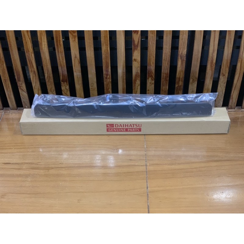 Trunklid Handle Pintu Bagasi Buka Atas Granmax Original 69090-BZ050